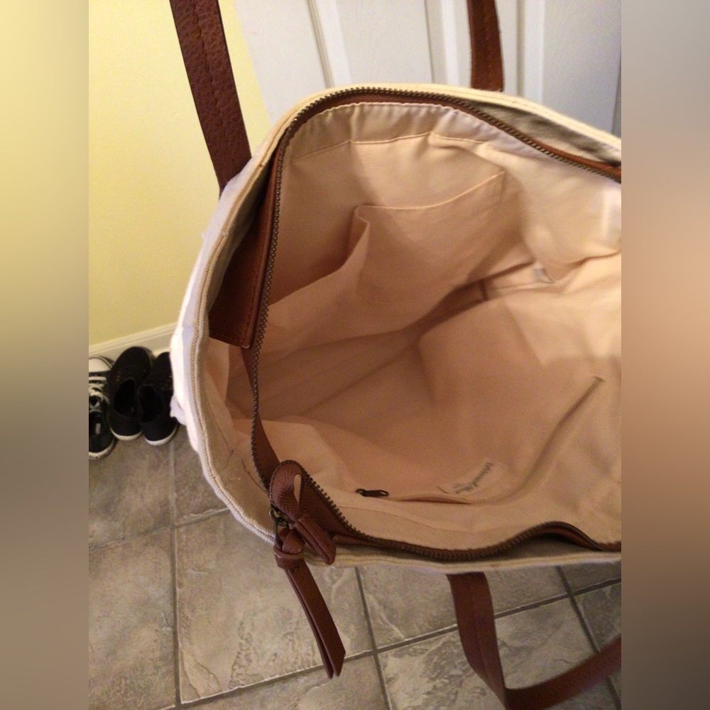 Tote - Picture 5 of 6
